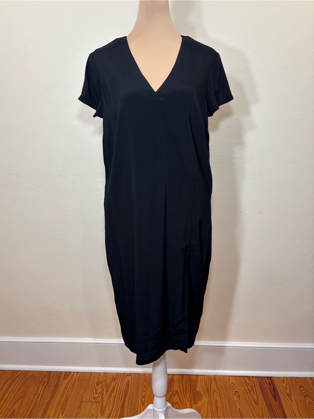 NWT Universal Standard 4XS Kendra Crepe Dress in Black (0/XS equivalent)